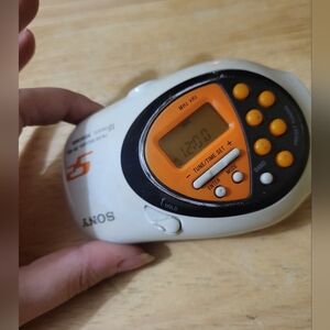 Sony SRF-M80V Portable Sport White FM Radio Walkman